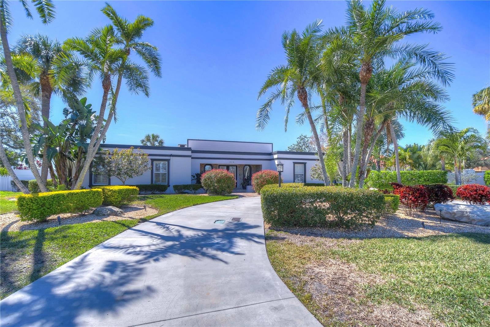 Welcome to 4014 Dana Shores Drive!