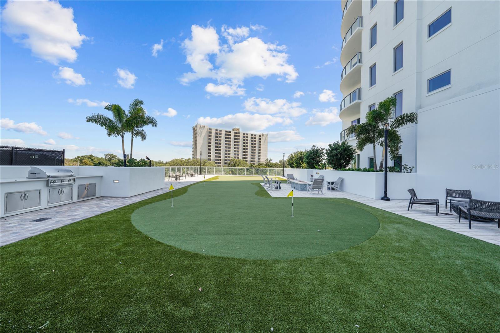 4th level Putting green