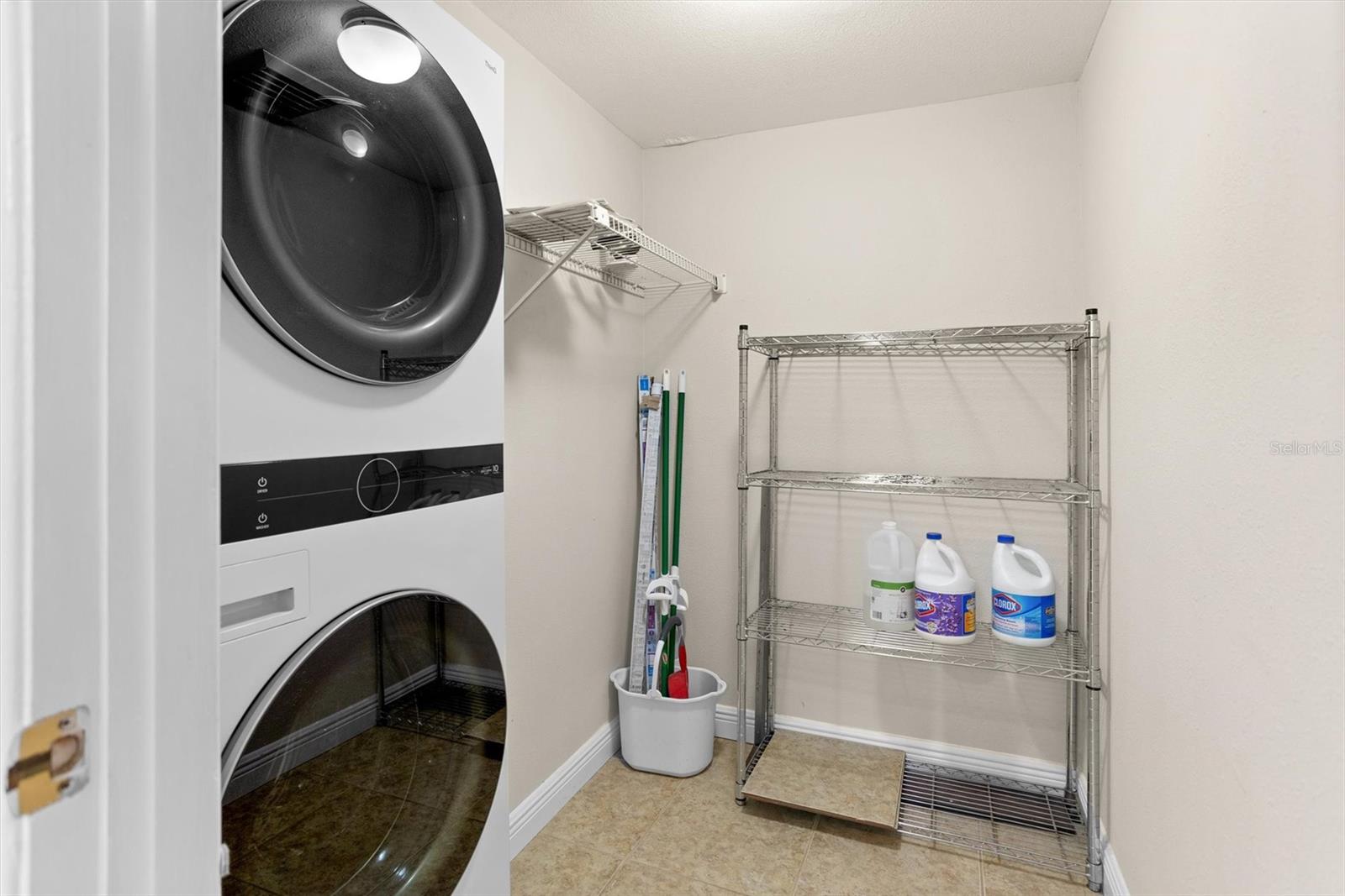 Large laundry room with rooom for storage