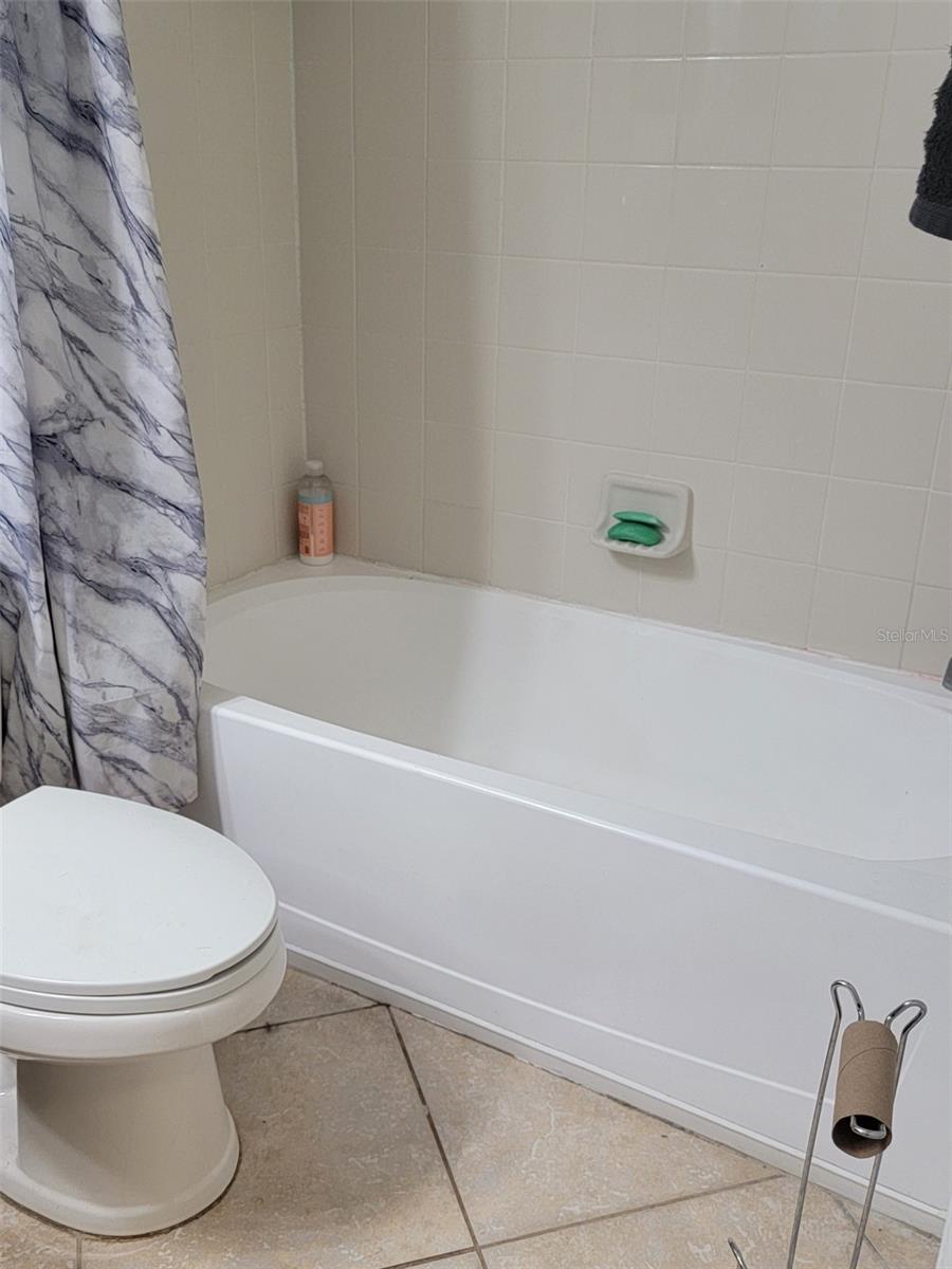 Full Bathroom (tub/shower) for Bedrooms 2 and 3