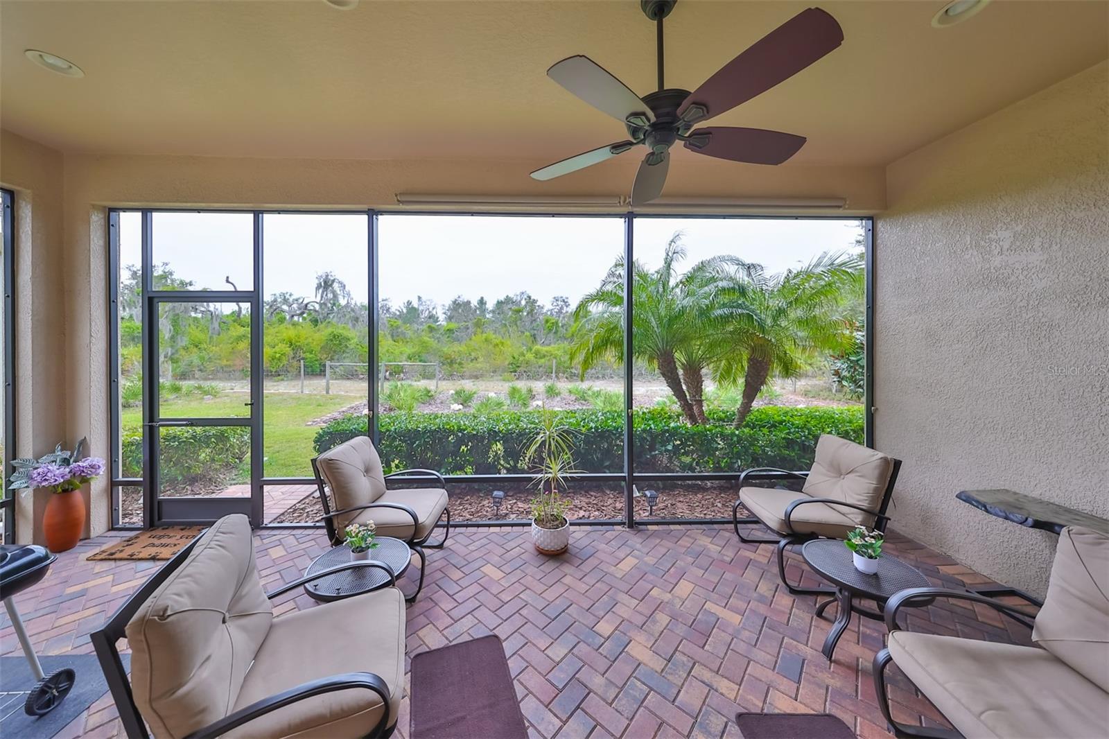 Watch the wildlife and listen to the wind as you sit on your screened lanai.