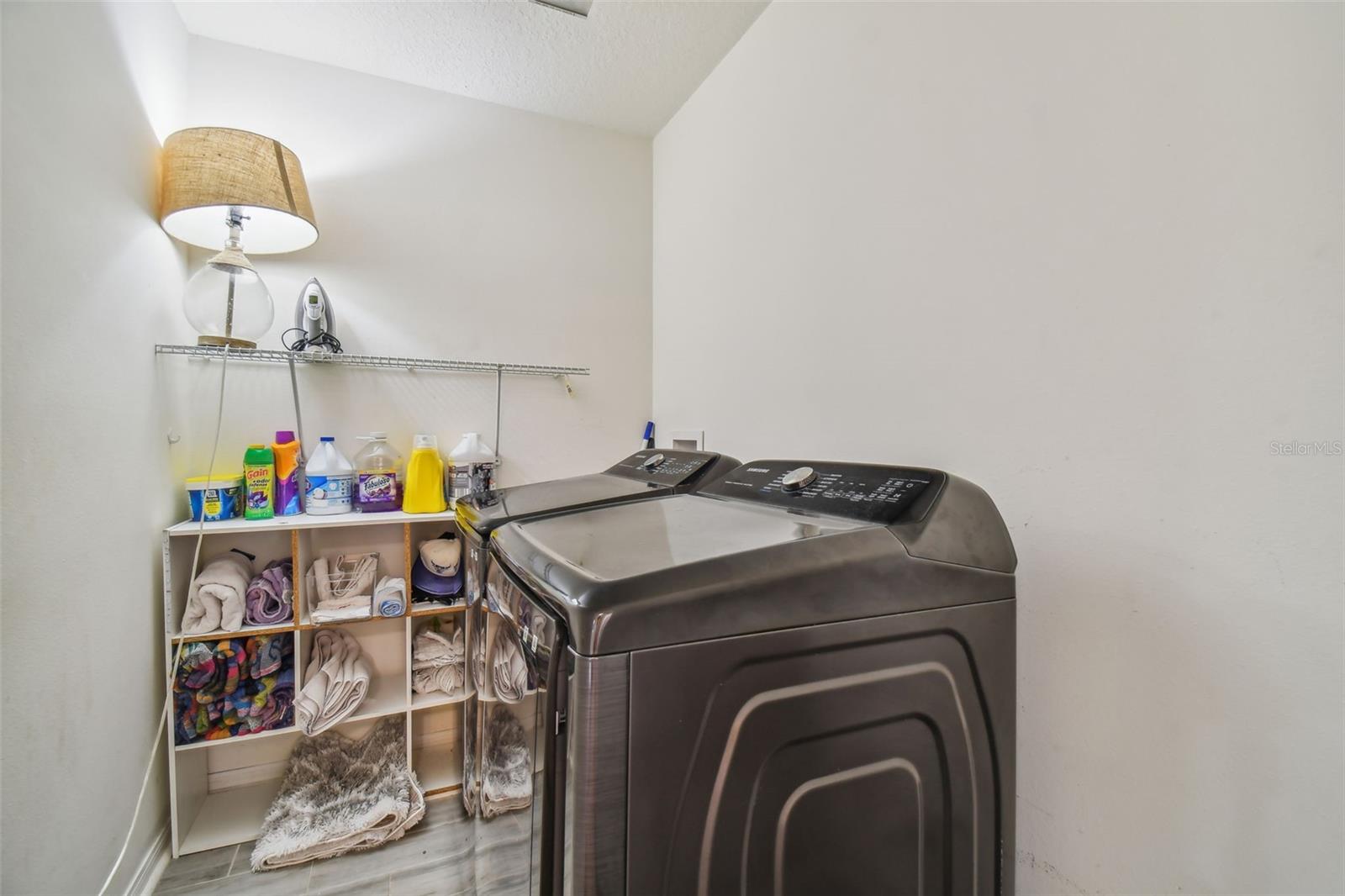 WALK IN LAUNDRY ROOM - SAMSUNG WASHER AND DRYER INCLUDED