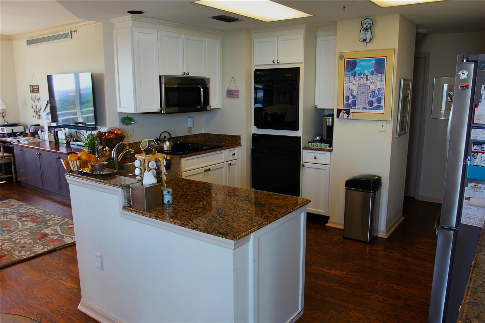 Spacious And Open Fully Equipped Kitchen.