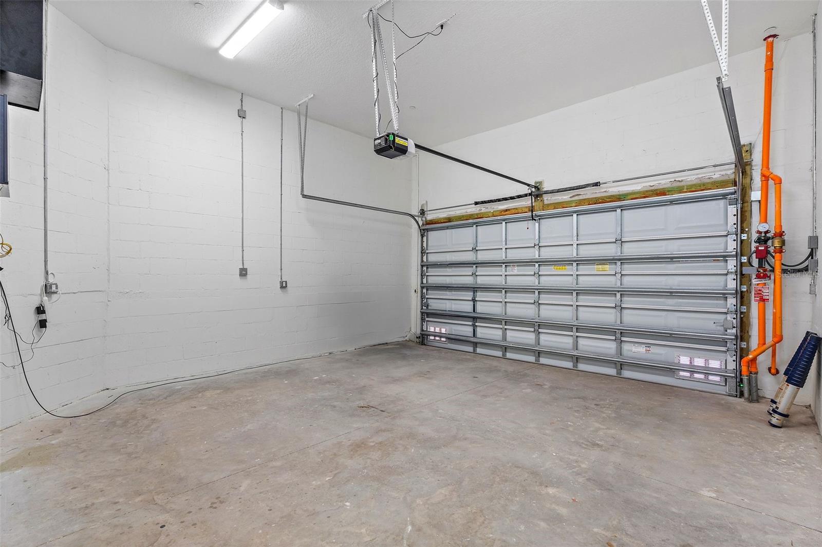 High ceilings for storage racks of car lift