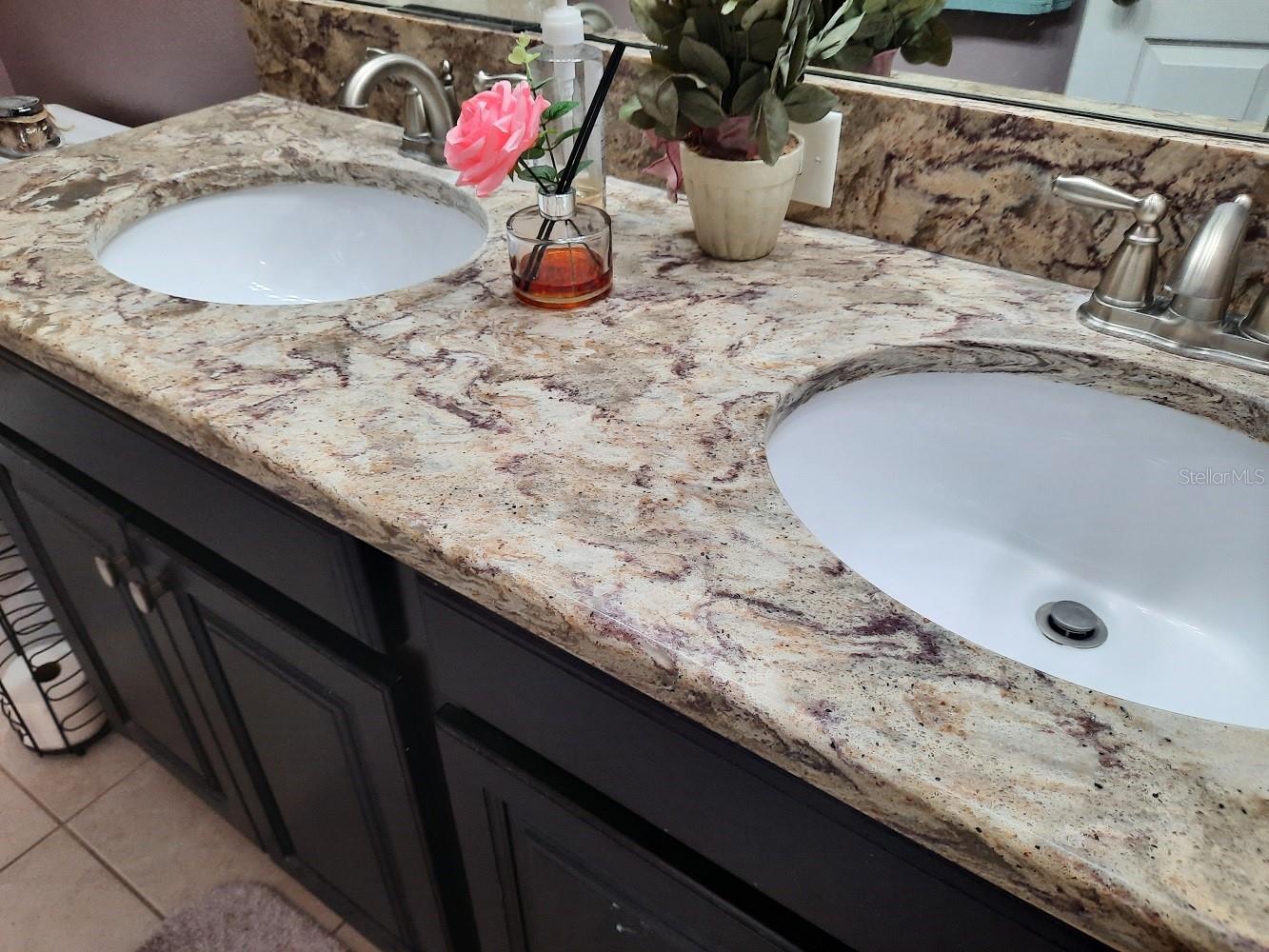 More Quartz! Dual Sinks and Tub/Shower Combo