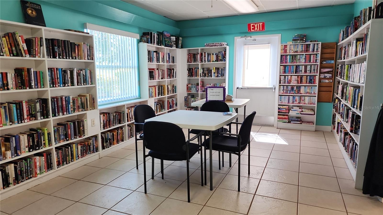 If you enjoy reading you will love the library in the Community Clubhouse.