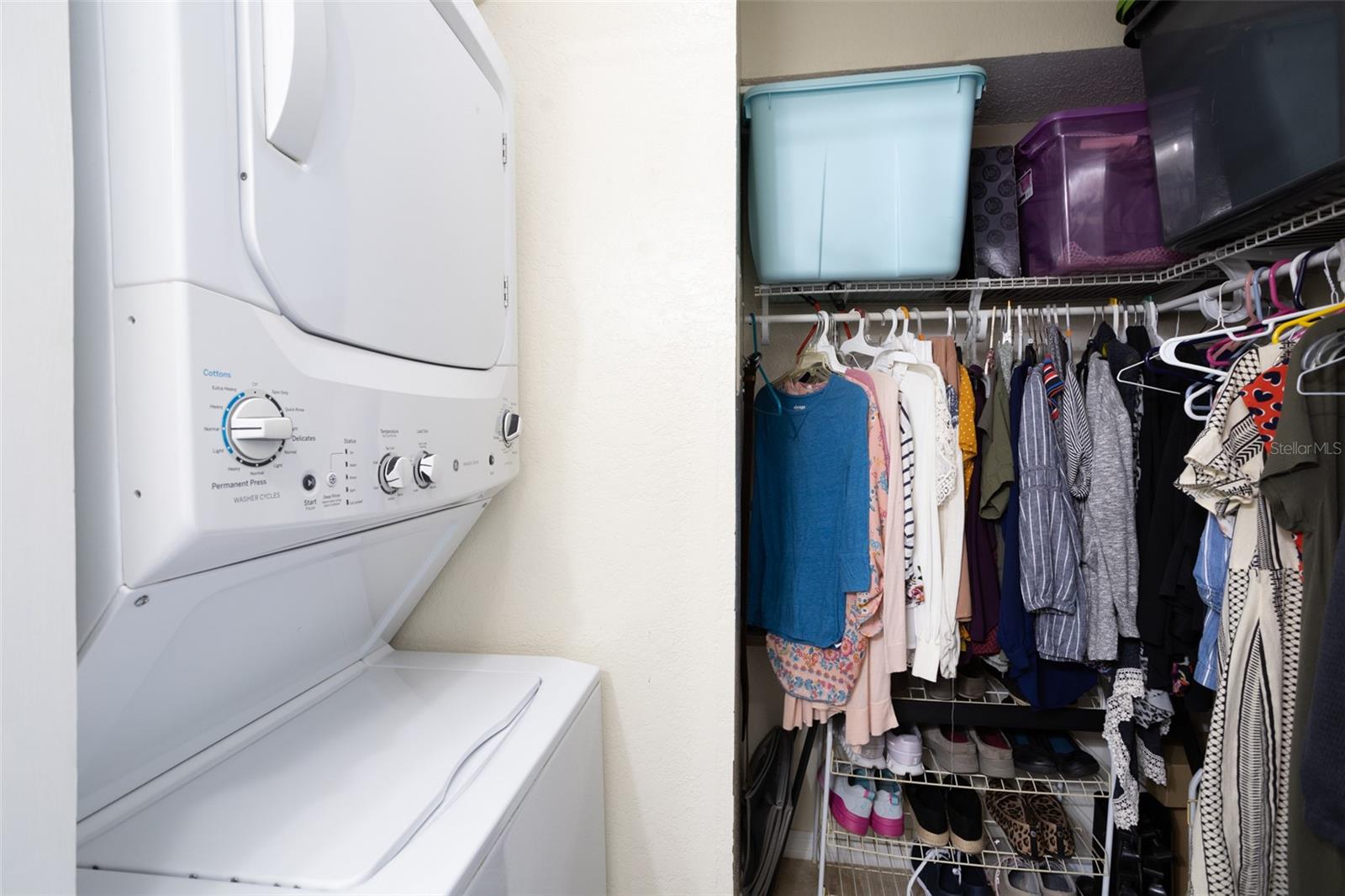 Walk-in closet with washer/dryer