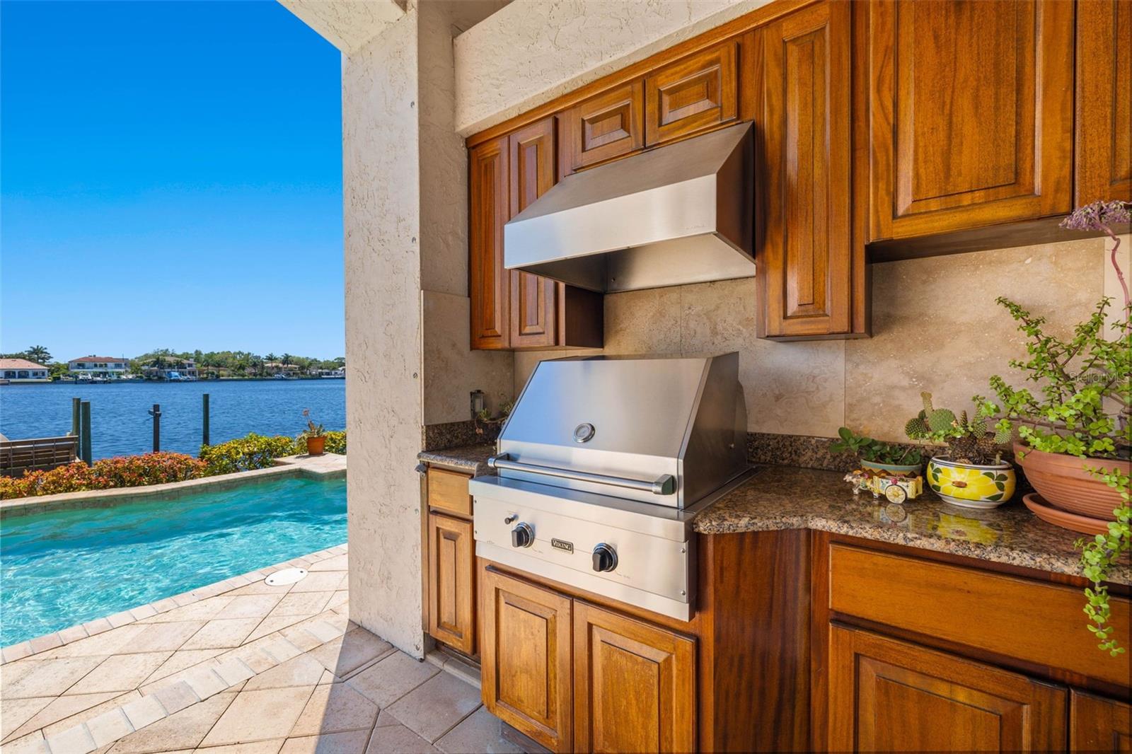 Gorgeous Outdoor cabinetry and Viking Grill