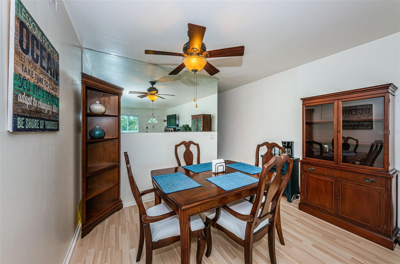 Fully furnished dining/great room