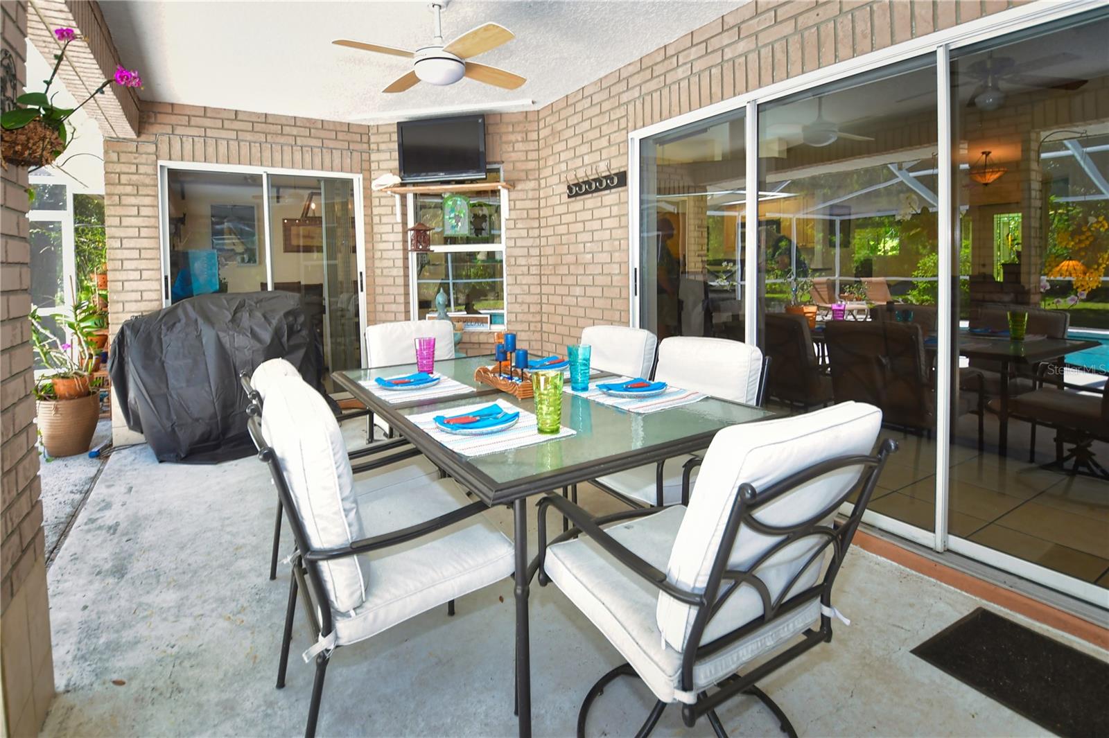 Outdoor Dining and Entertaining