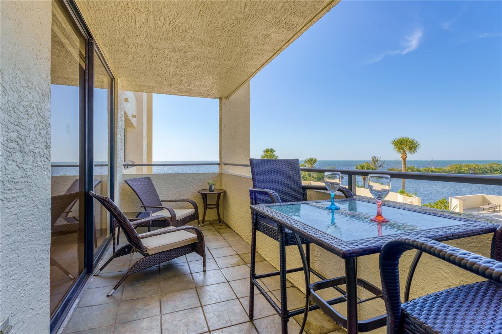 BEAUTIFUL Views of the Gulf of Mexico from your private Balcony!