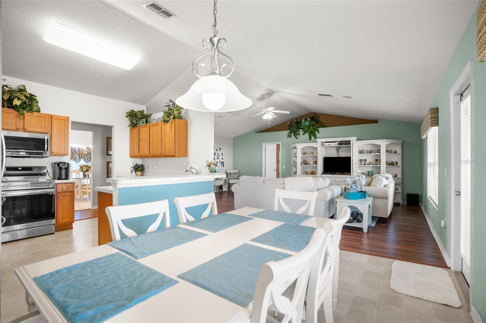 Breakfast Nook, Kitchen & Family Room