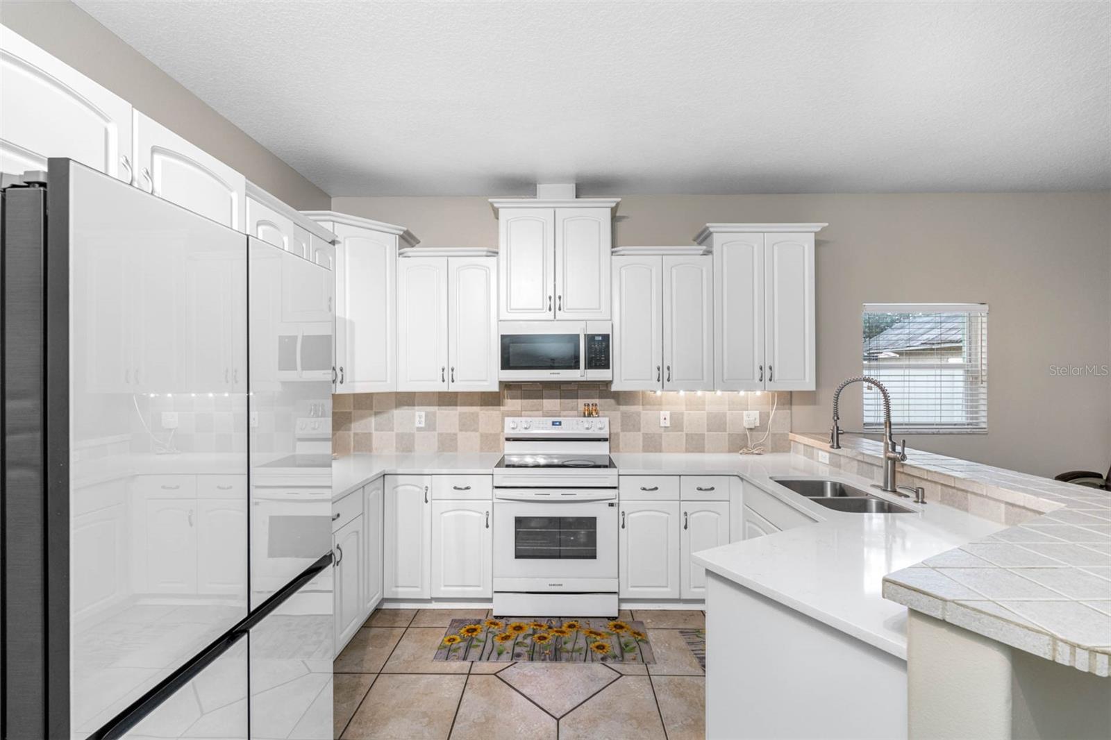 Kitchen with NEW countertops