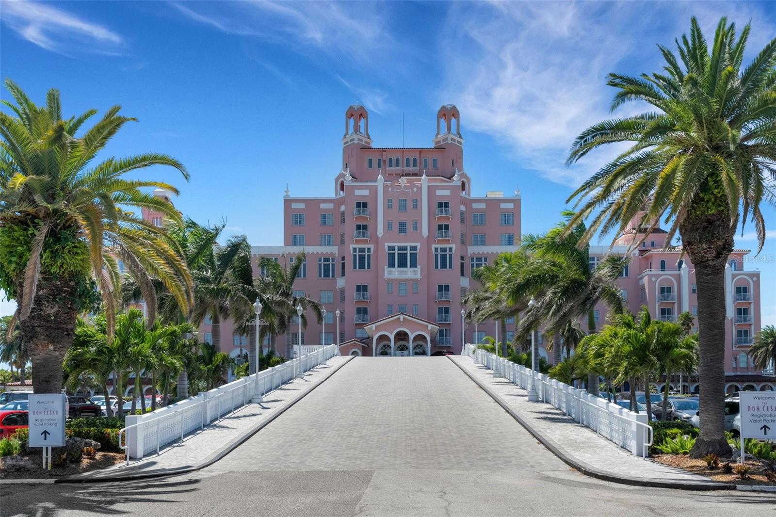 Iconic Don Cesar Resort just 3 blocks away, great restaurants, entertainment and exclusive membership offered