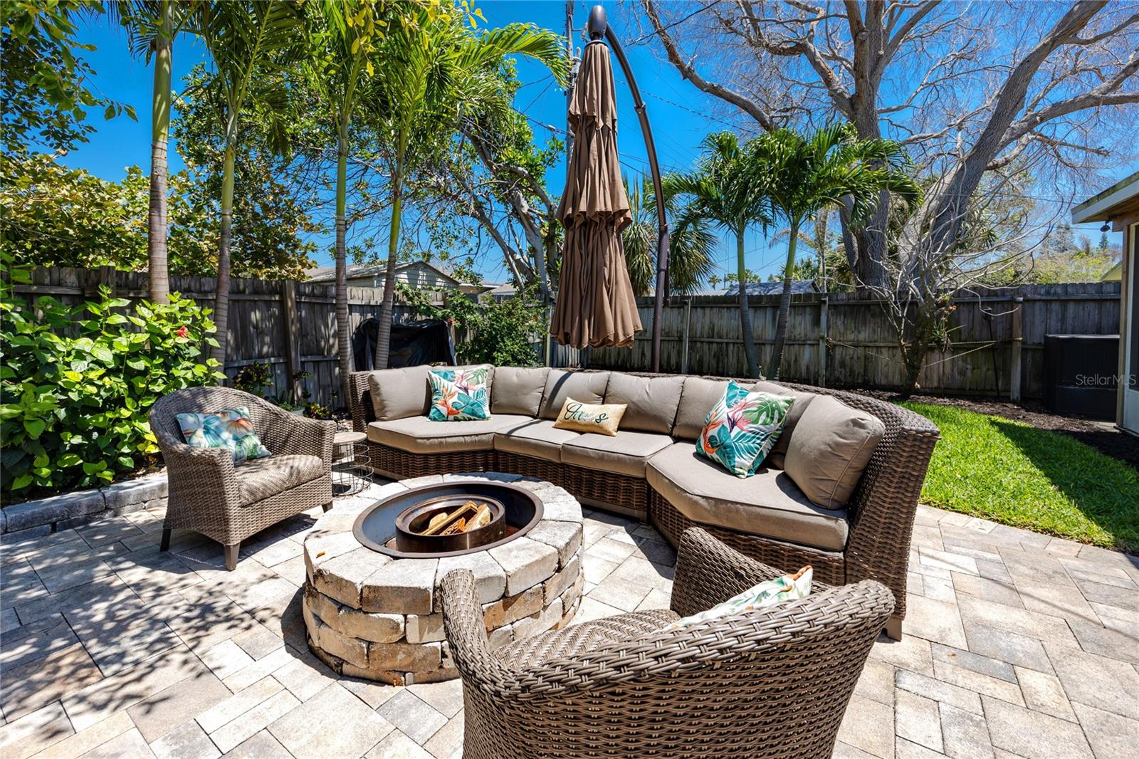 Paver Patio Large Enough For Expansive Outdoor Furniture Seating