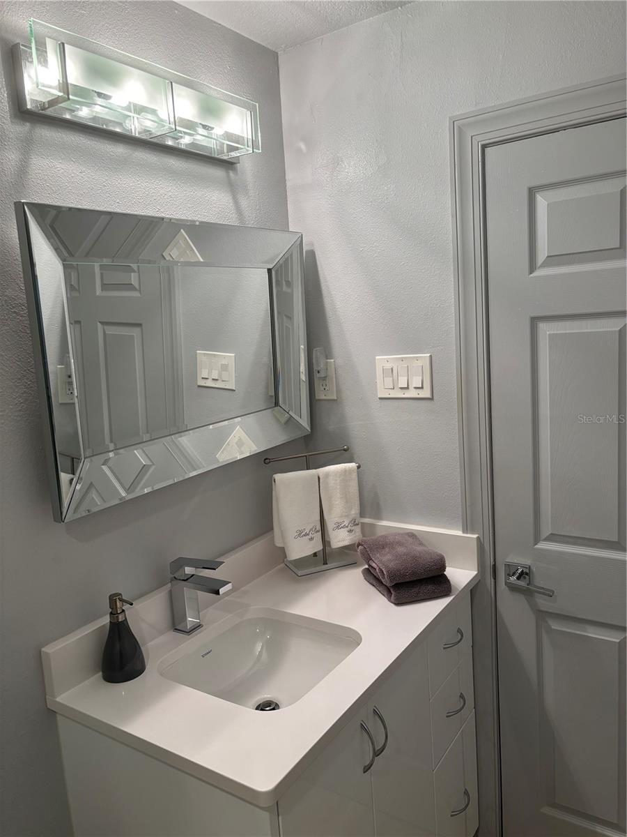 2ND BATHROOM