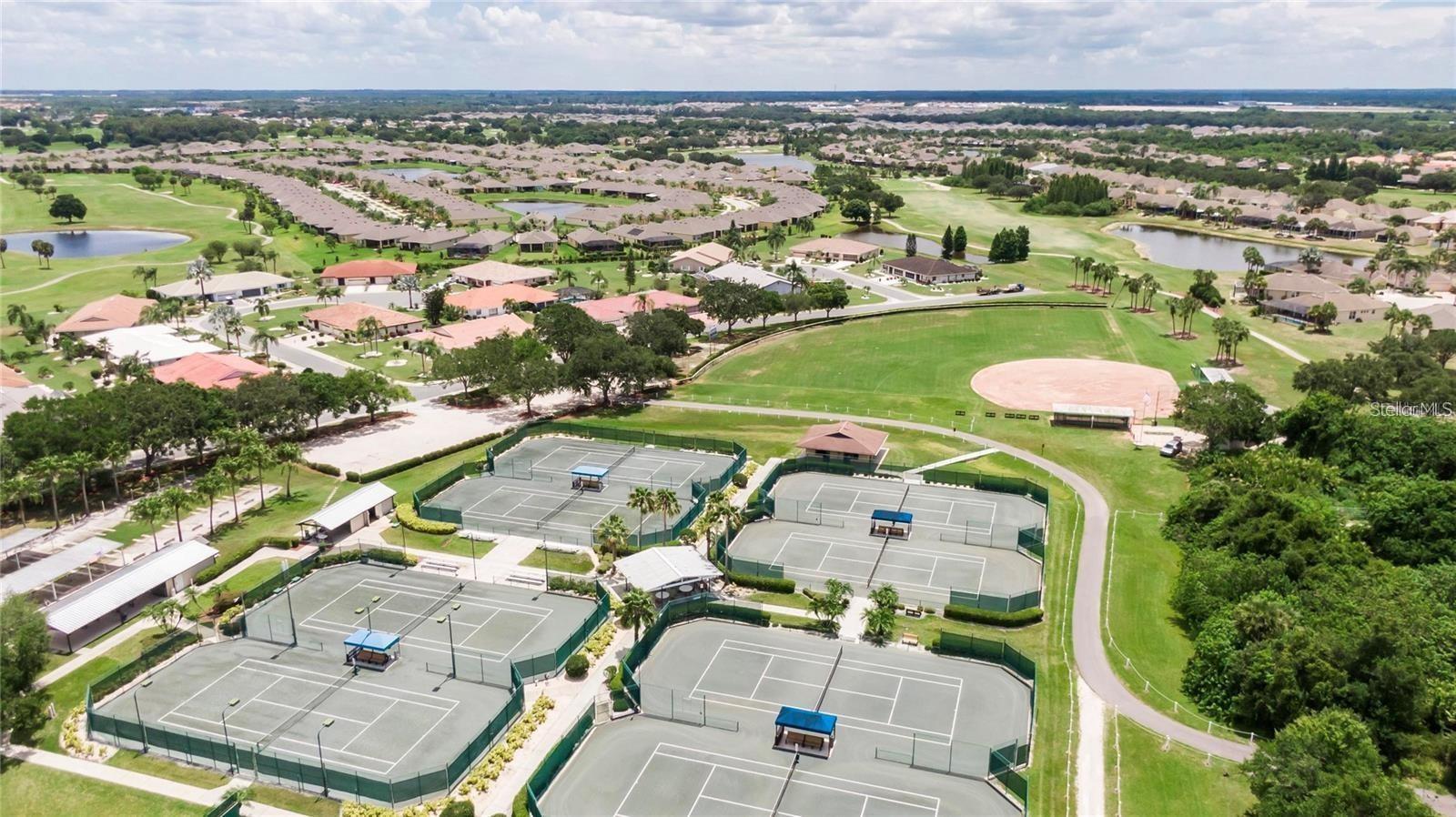 Sun City Center's tennis courts