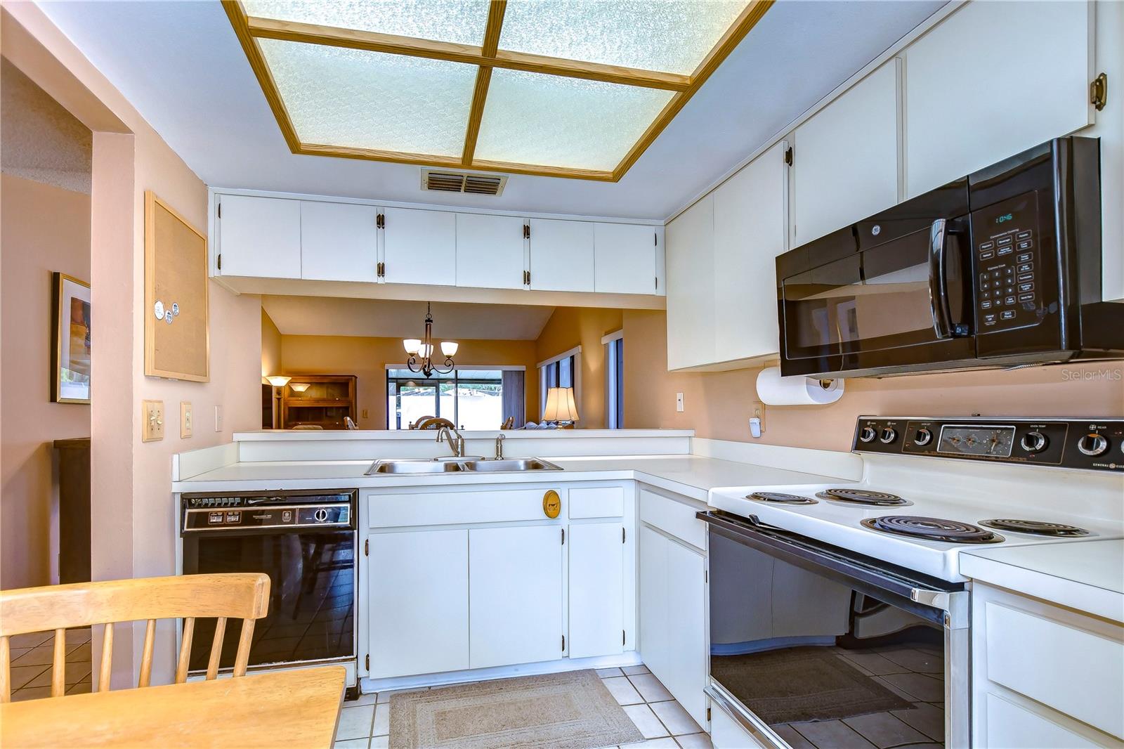 Plenty of counter space to prepare family meals!