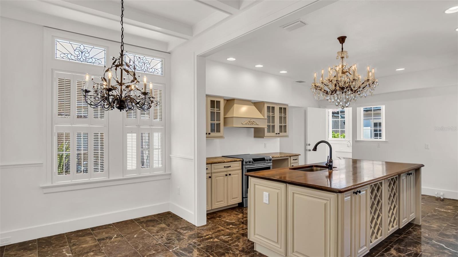 Kitchen dining space