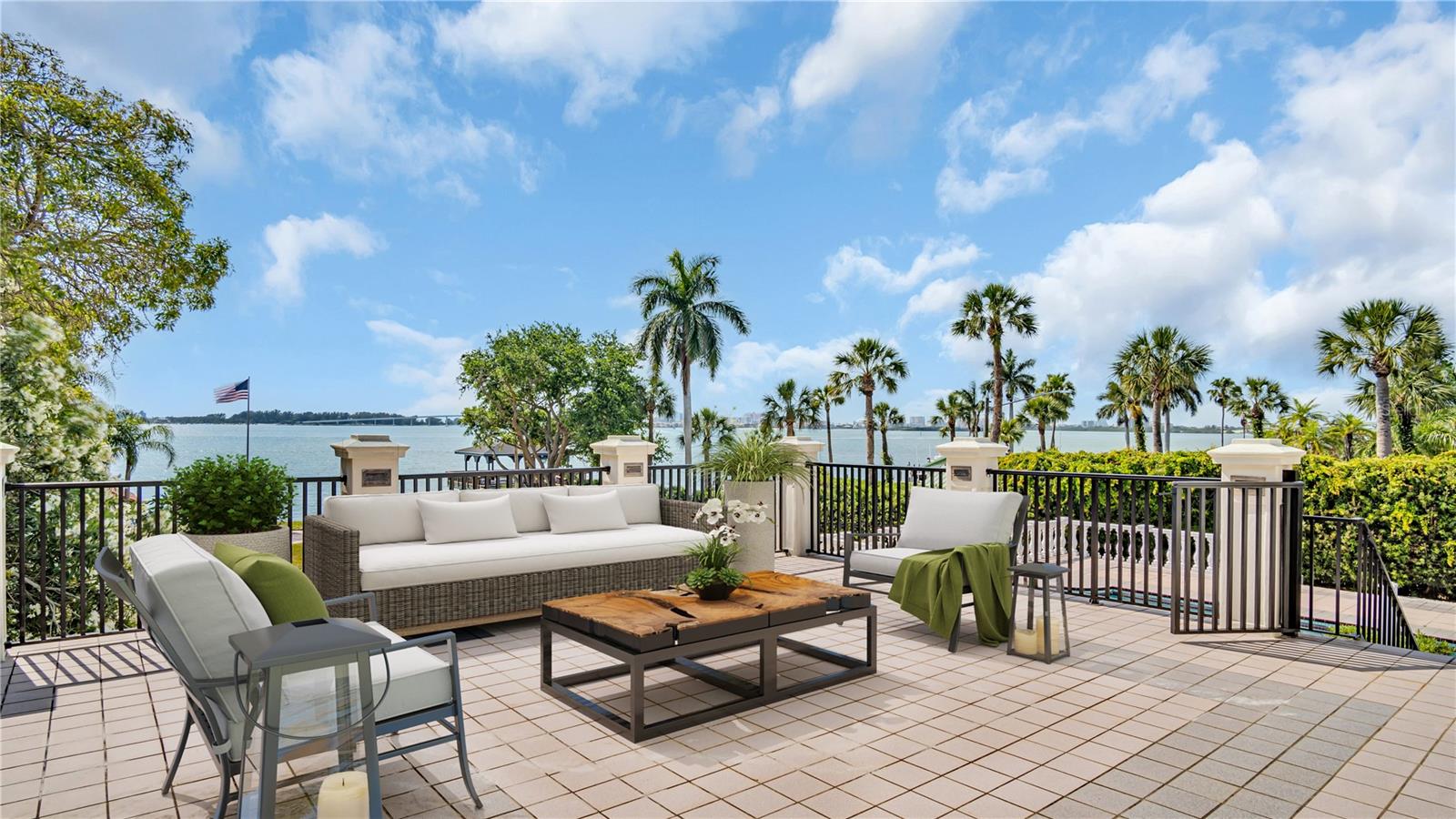 VIRTUAL STAGED Beach house Balcony