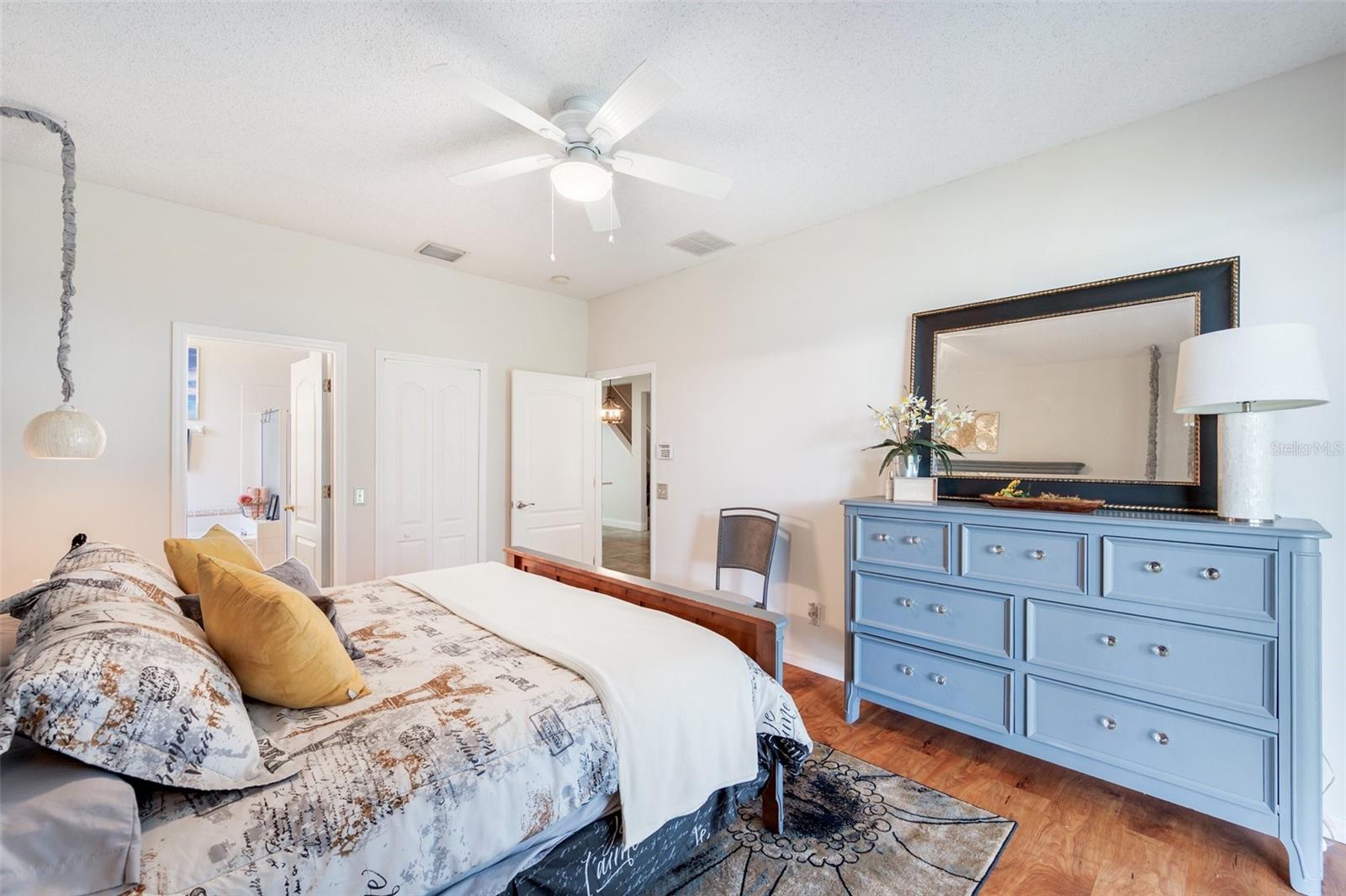 Master Bedroom 11'8"x16'1" with ceiling fan