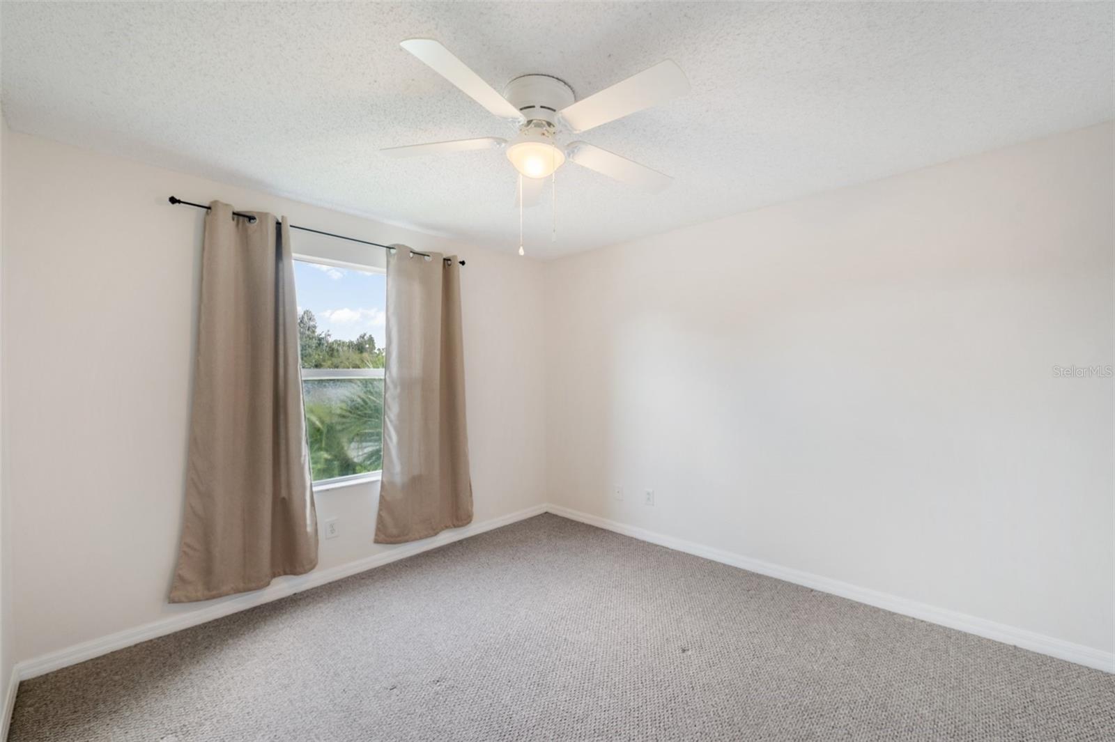 4th Bedroom - Upstairs 12'6"x11'1" with ceiling fan