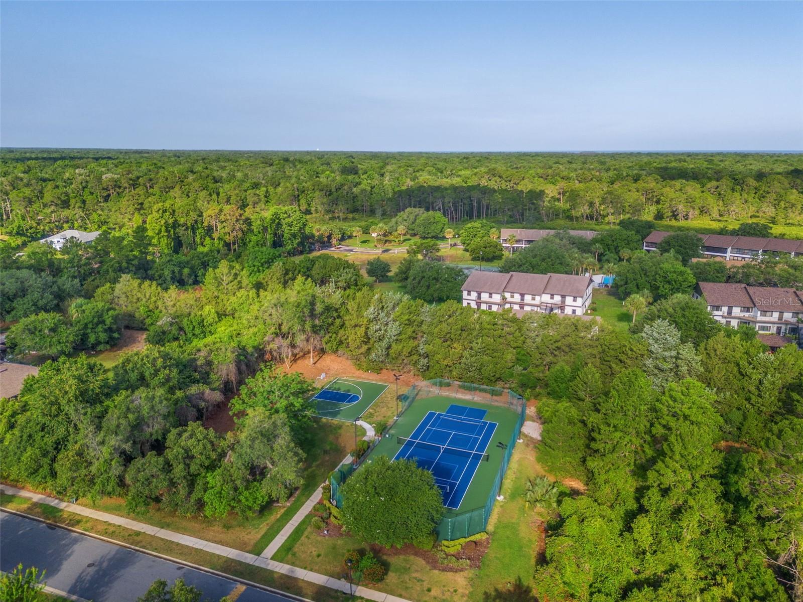 Community tennis court