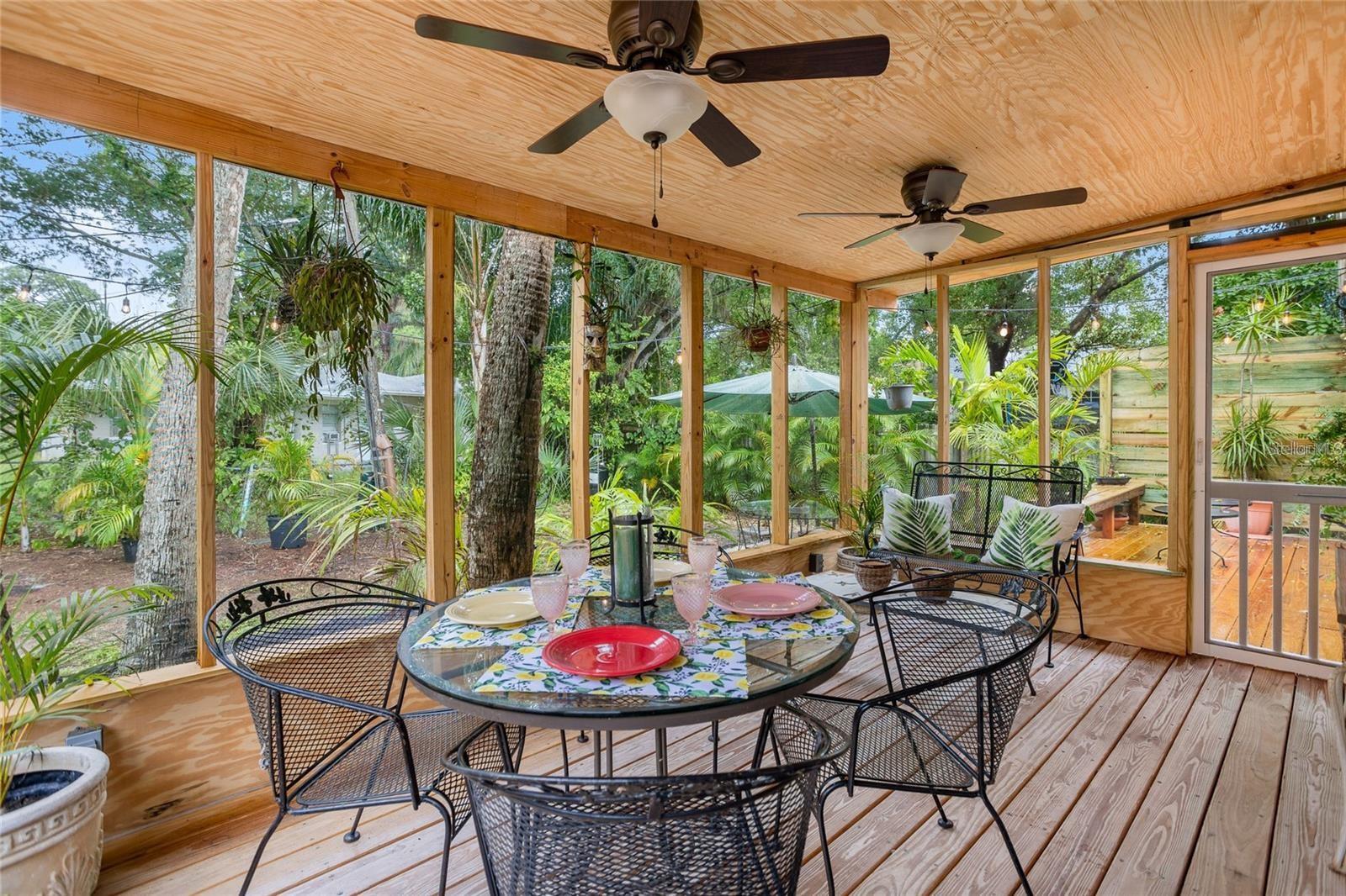Covered, screened patio