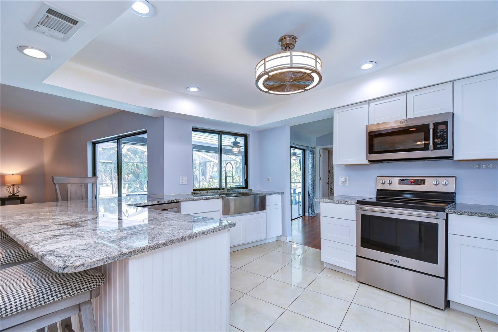 Remodeled kitchen with granite countertops!