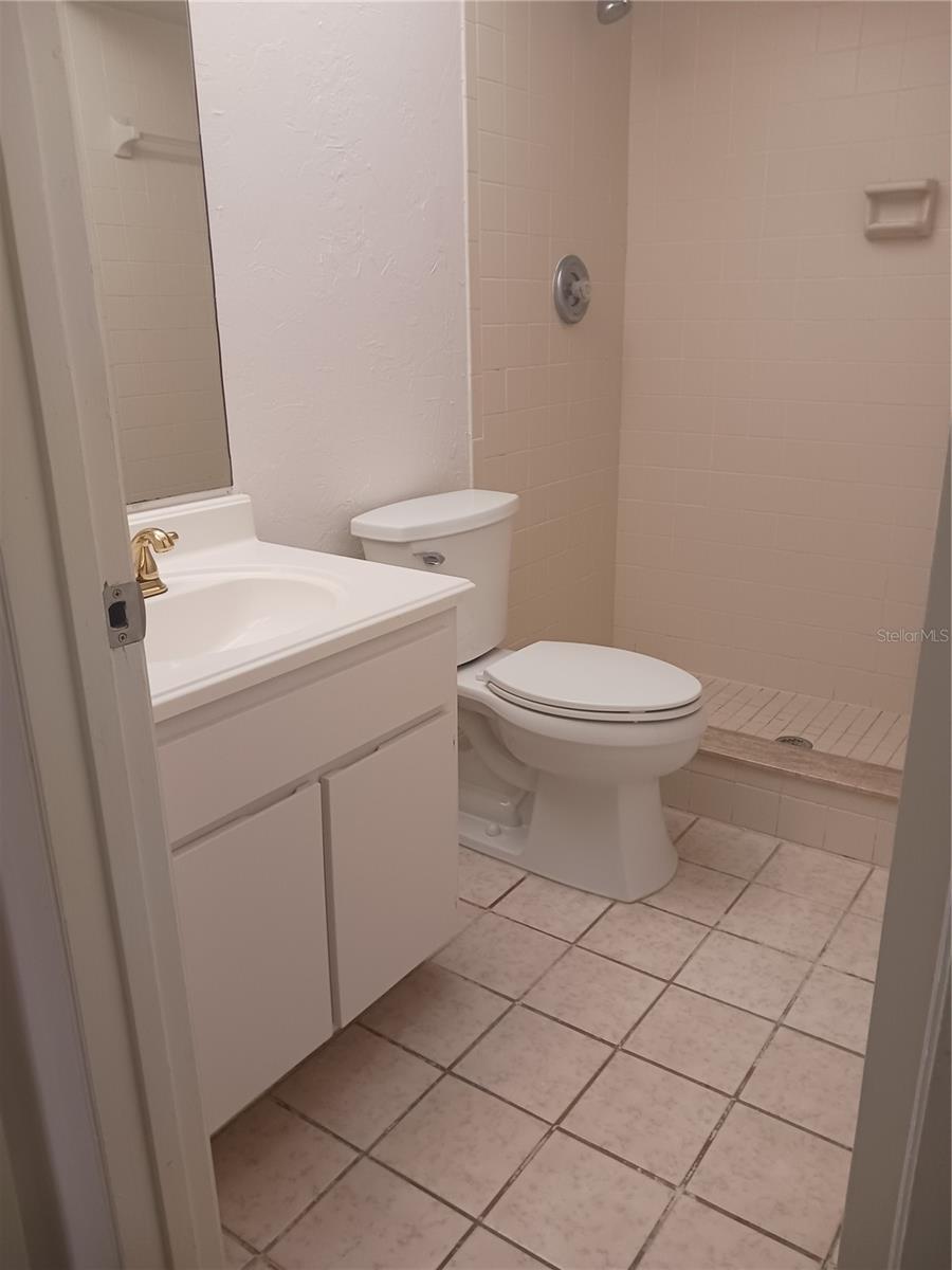 2nd Bathroom