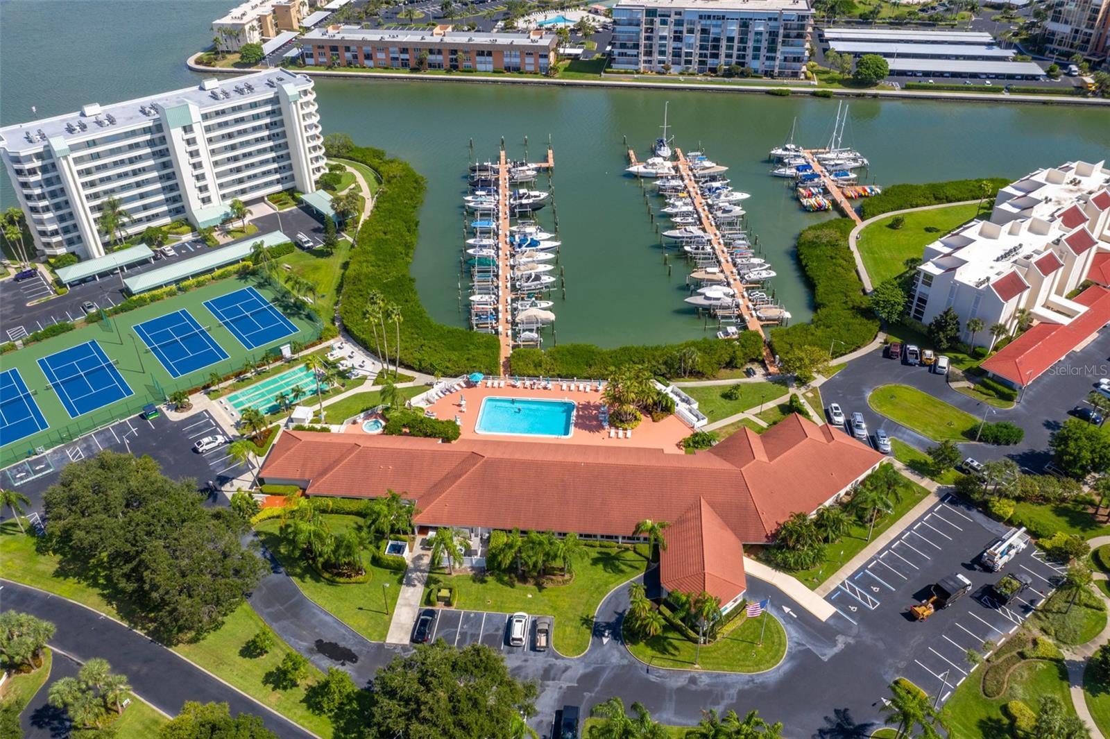 Clubhouse, Tennis and Marina Aerial