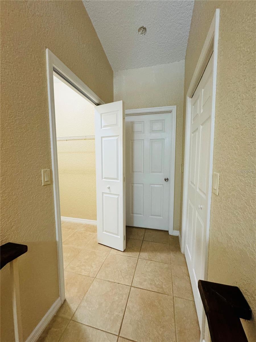 Master Walk- in closetHis & Hers