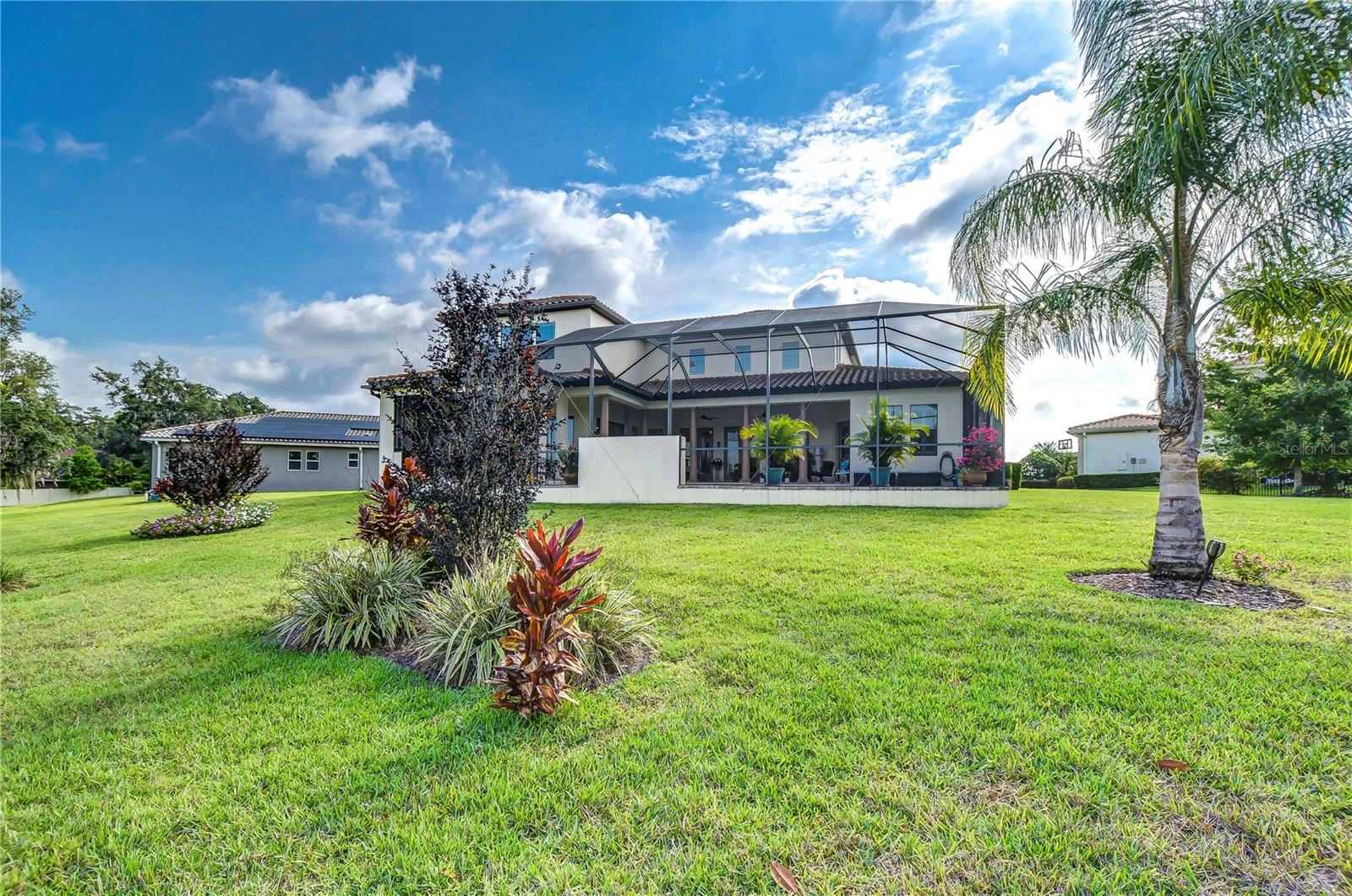 HUGE yard space in addition to the large lanai!