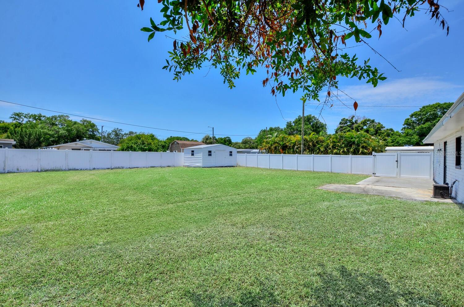 Oversized Fenced Back Yard