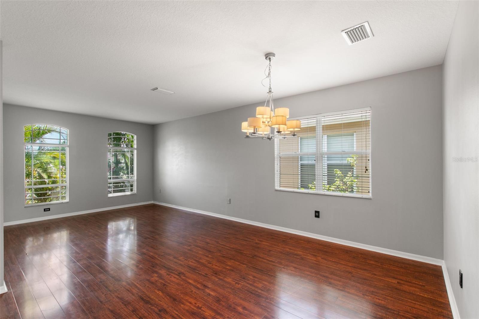 Dining/ family room