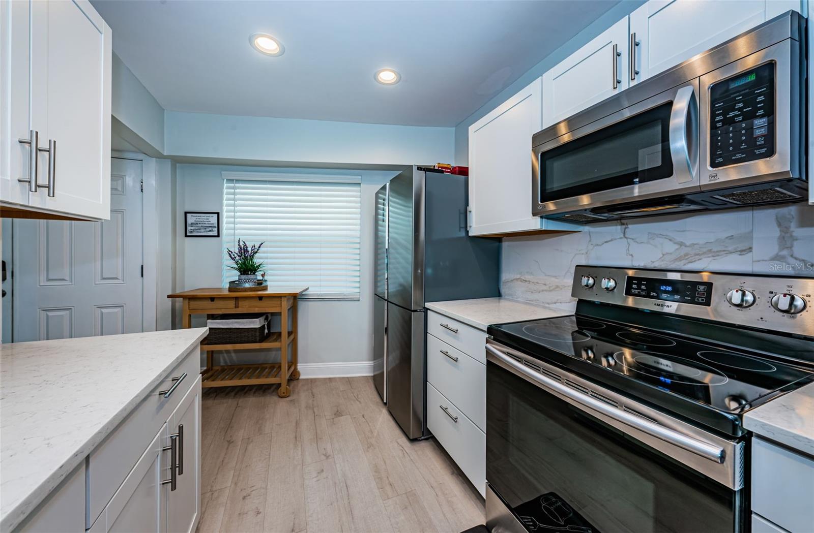 With plenty of storage space for all your pots, pans, and dishes, these cabinets keep everything organized and within reach.