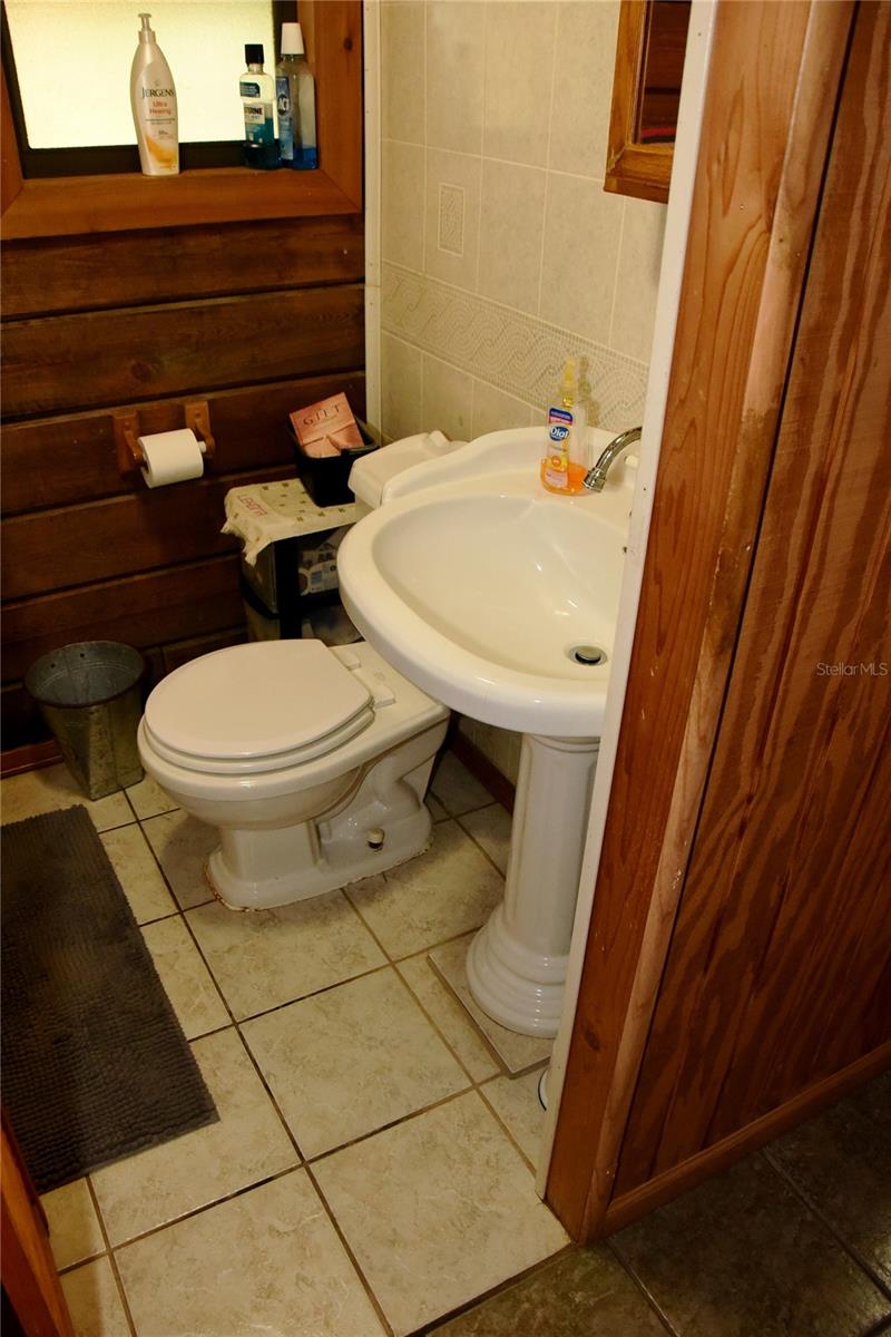 Owners ensuite bathroom