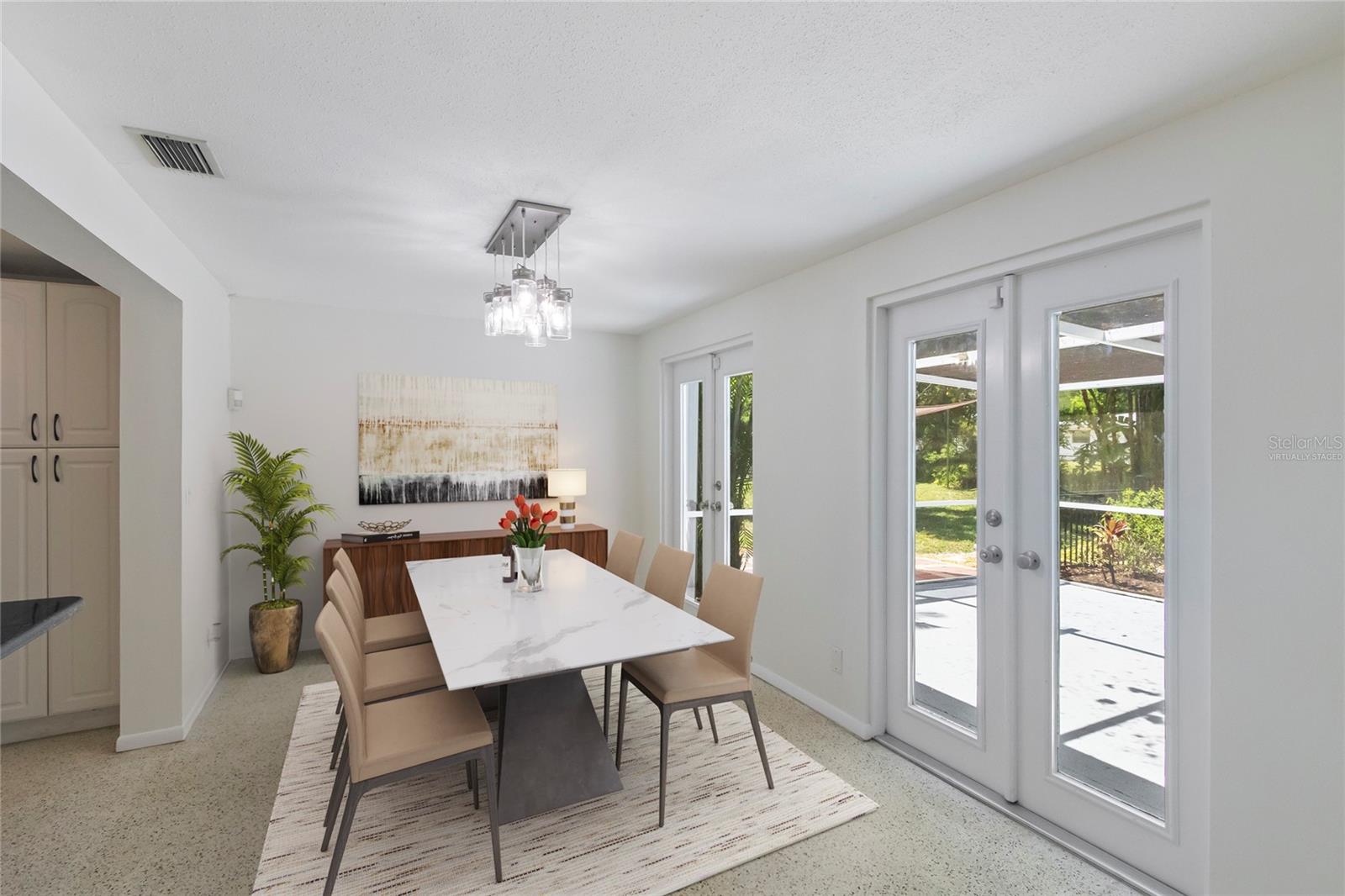 Dining Room- this picture has been virtually staged