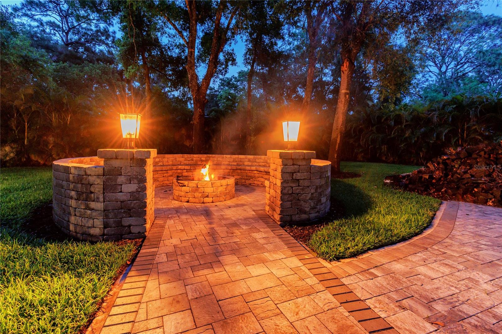 Large wood burning fireplace, back yard