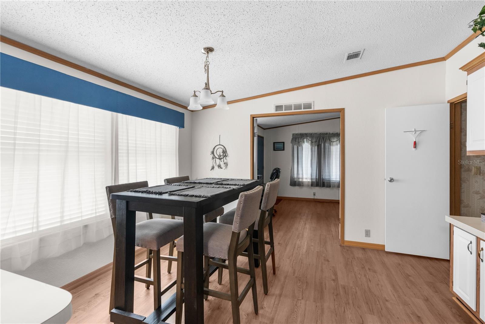 Kitchen Dining Area