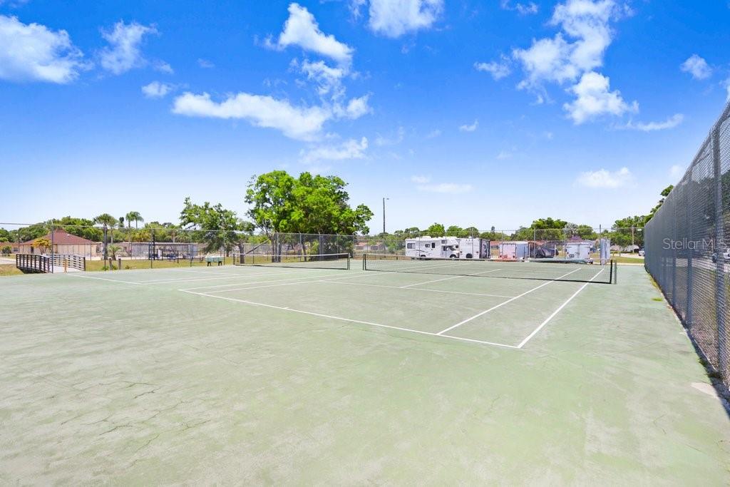 Community tennis court