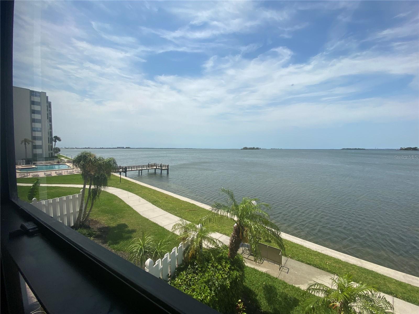 LIVINGROOM WINDOW VIEW