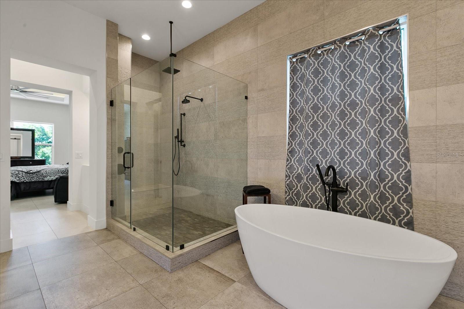 Separate Garden Tub & Shower