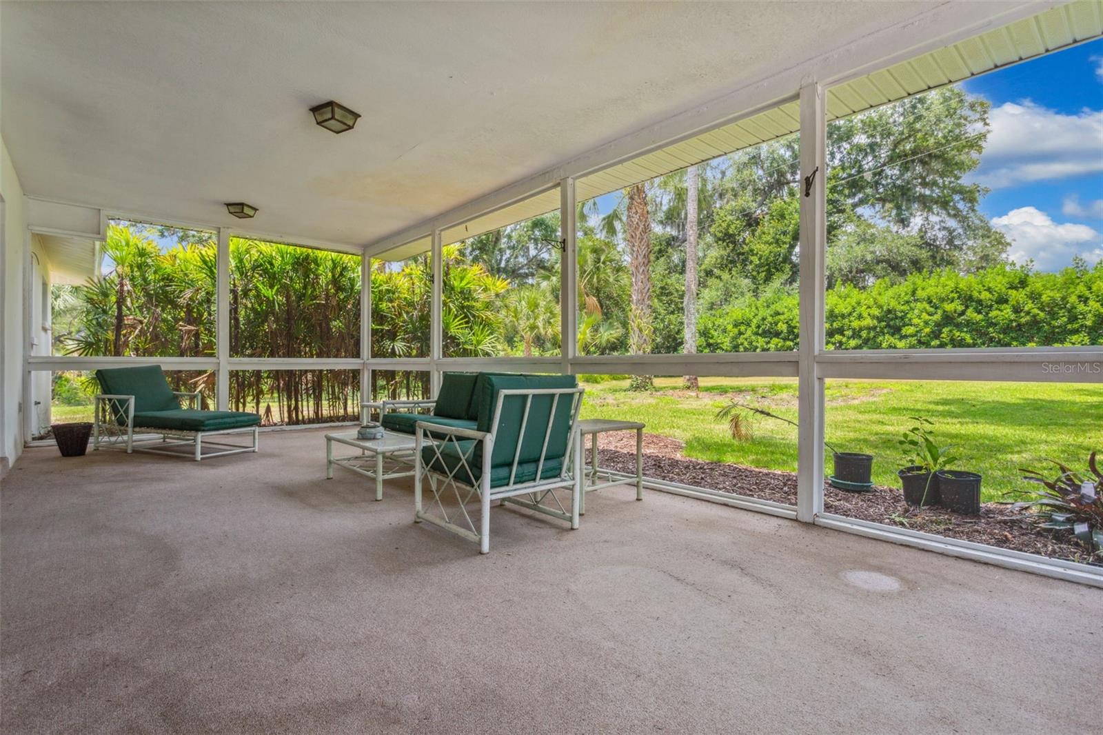 screened rear patio