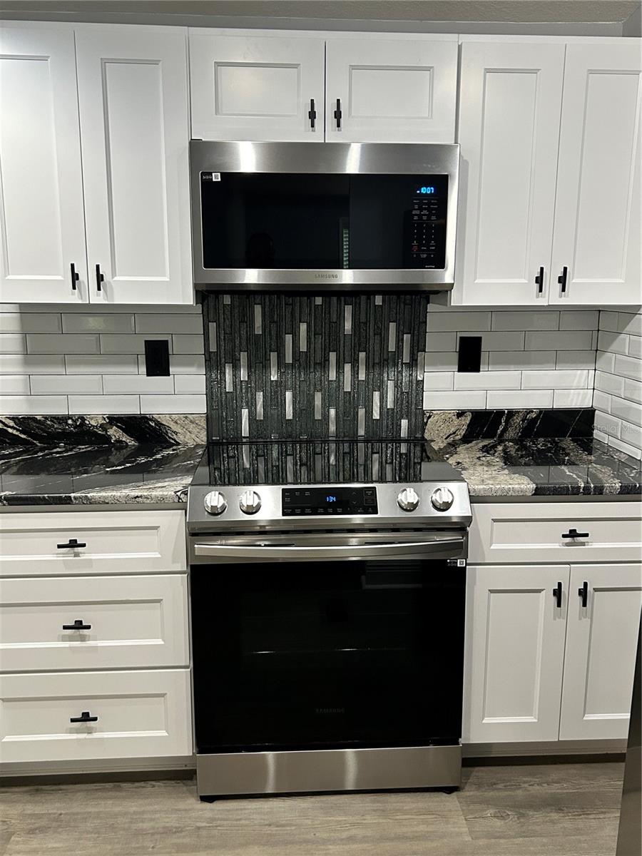 Upgraded Stainless Steel Appliances