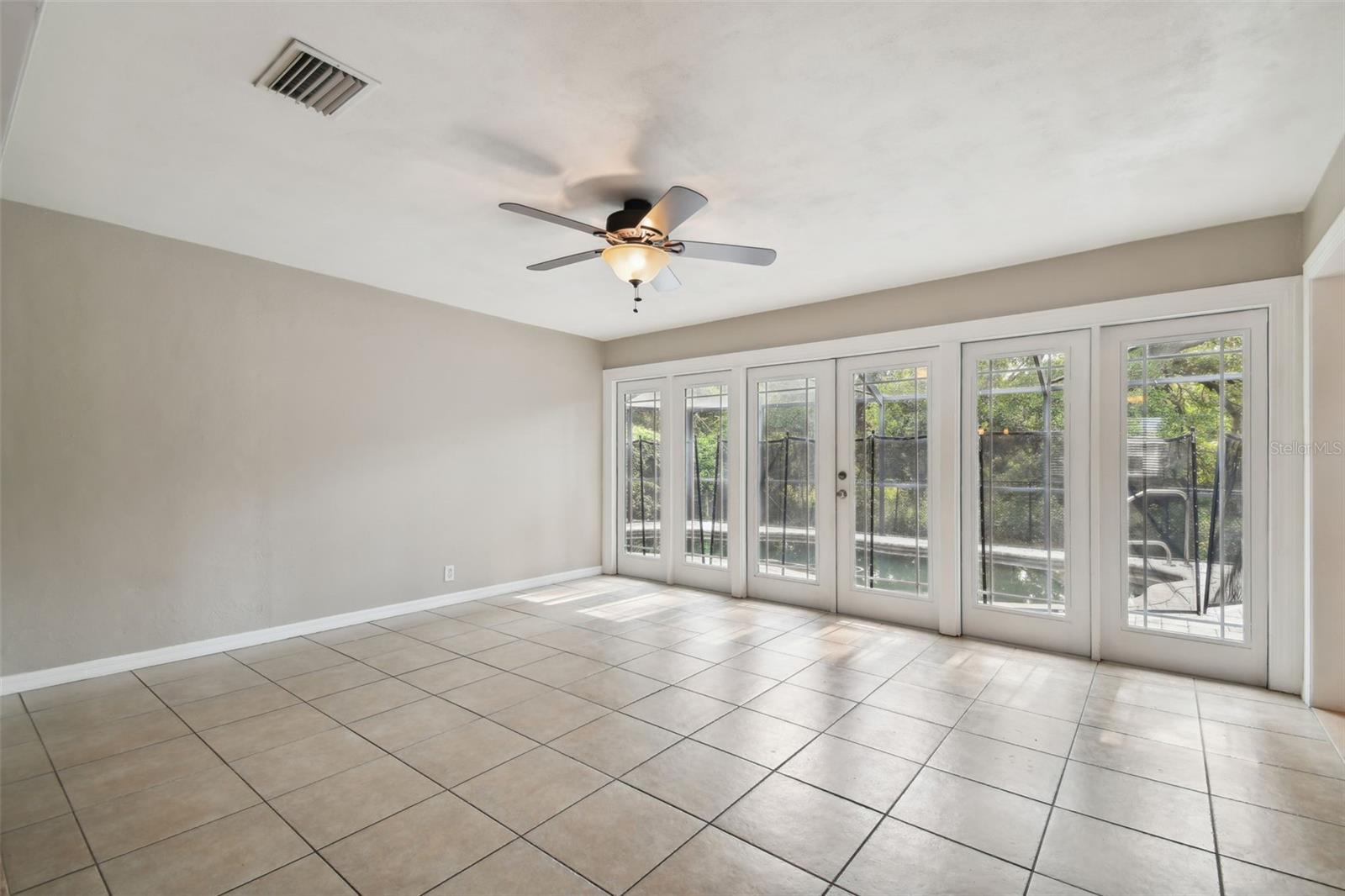 Light & Bright dining-family room