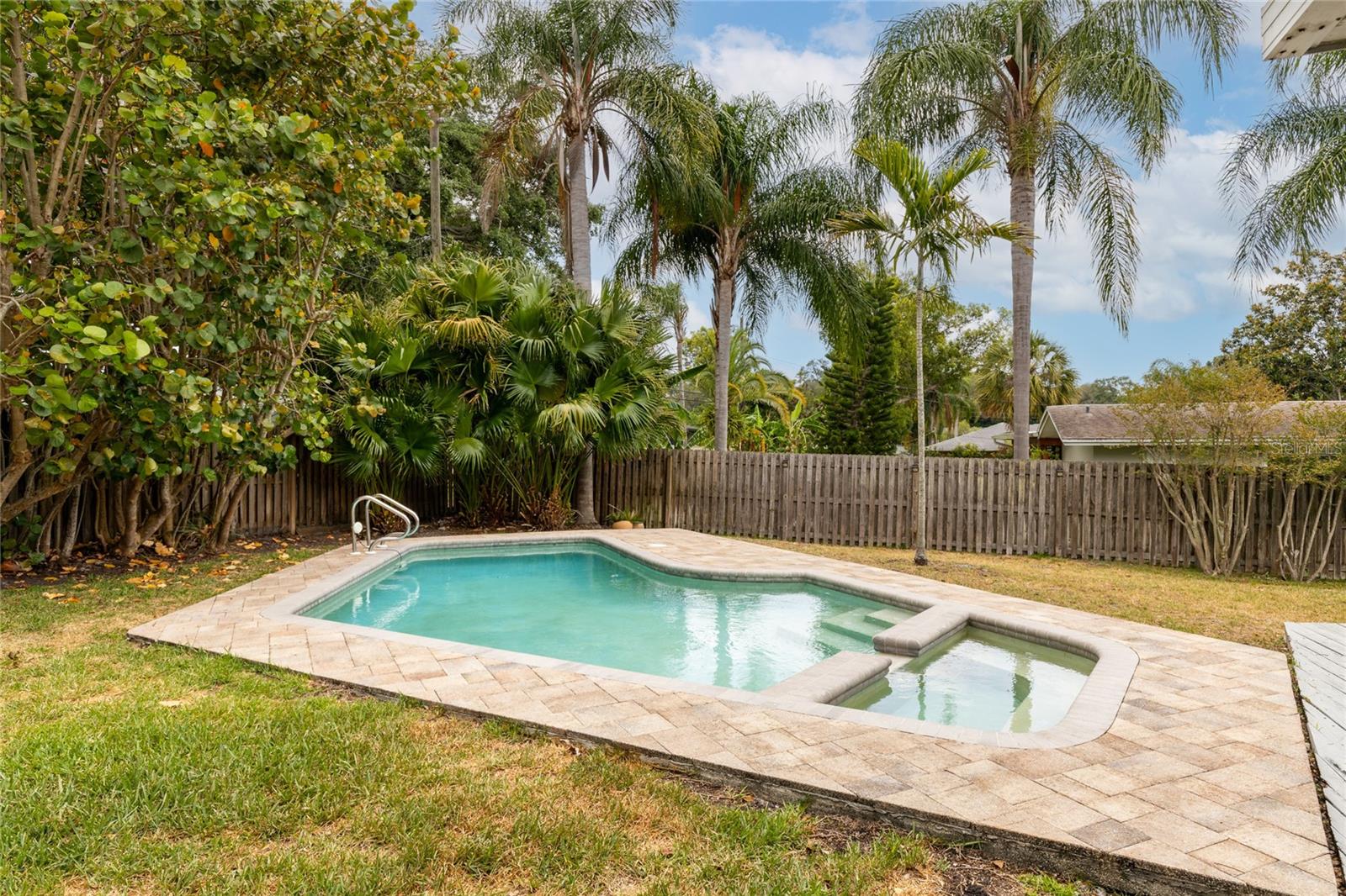 This view of the pool better shows the connected spillover spa!