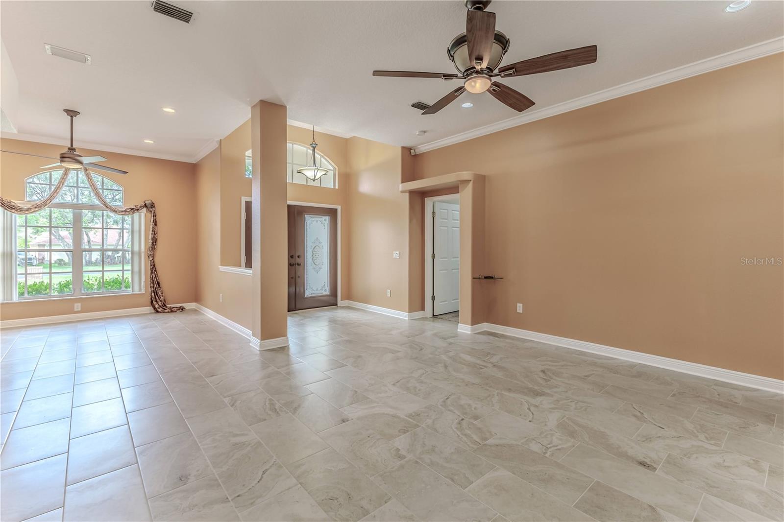 Entry & Formal Dining Room