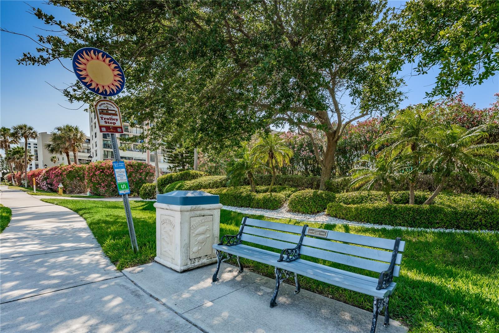 Jolly Trolly stop at Sand Key Club