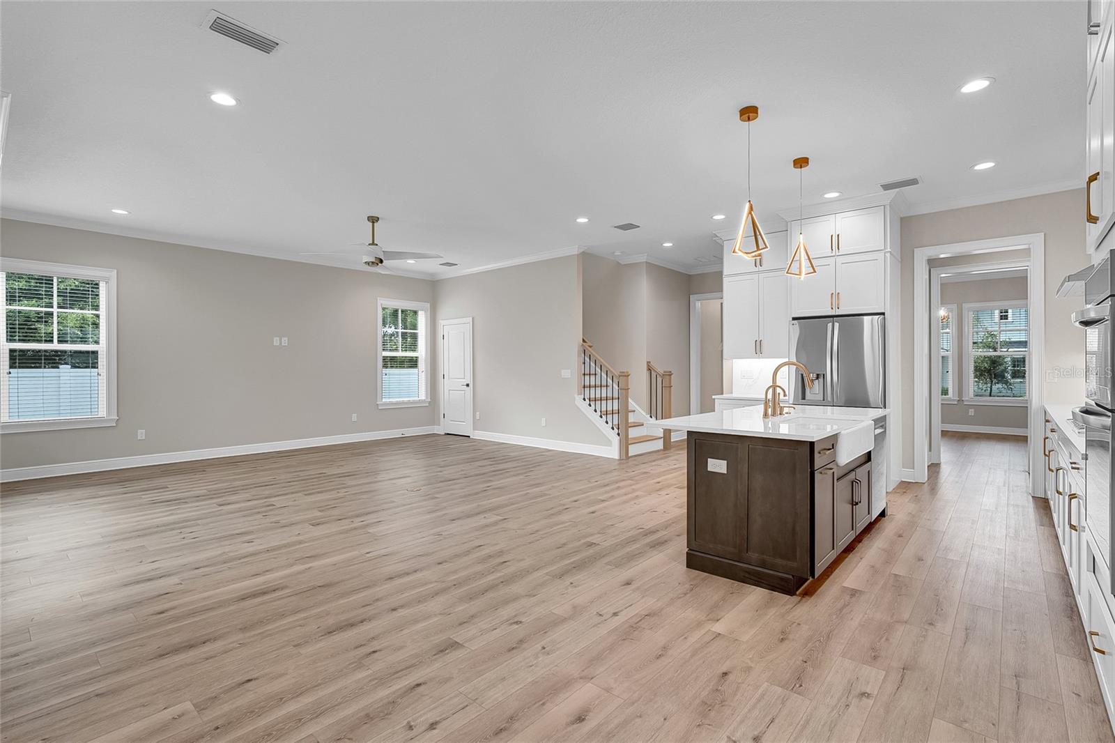 KITCHEN LIVING COMBO VIEW
